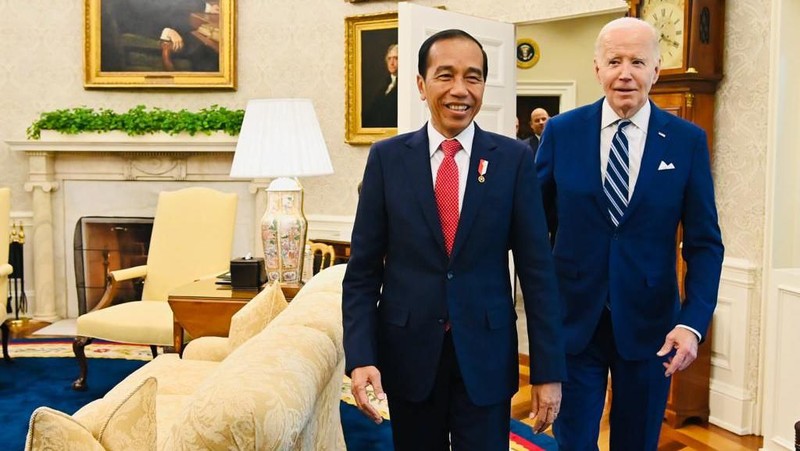 Presiden Jokowi tiba di Gedung Putih, Washington DC, Amerika Serikat, pada Senin (13/11/2023) sekira pukul 16.20 WS atau Selasa (14/11/2023) pukul 04.20 WIB. (Dok. BPMI Setpres/Laily Rachev)