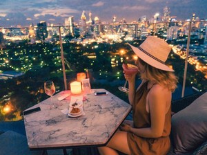 Asyiknya Ngopi Cantik dan BBQ-an di Ketinggian dengan Panorama Kota