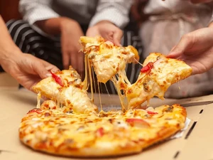 Wanita Ini Meninggal Dunia Setelah Makan Pizza di Restoran