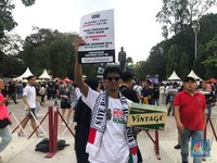 Pria Ini Lelang Tiket Coldplay Demi Donasi untuk Palestina