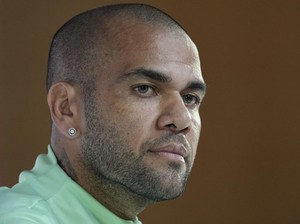 Bebas dari Penjara, tapi Dani Alves Dilarang Tinggalkan Spanyol