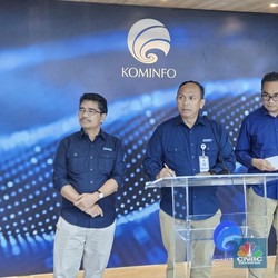 Kominfo Buka-bukaan Susahnya Atur WhatsApp, Google Cs