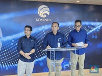 Kominfo Buka-bukaan Susahnya Atur WhatsApp, Google Cs