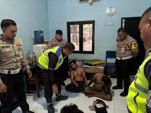 Aksi Kebut-kebutan Dua Pengemudi Bawa Sabu Terjaring Patroli di Probolinggo