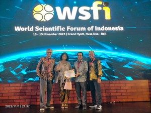 Guru Besar Unhas Raih Penghargaan Academic Leader Dikti Bidang Pertanian
