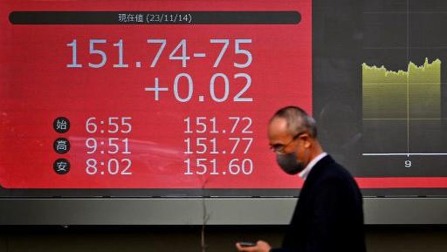 Jepang di ambang Resesi. (AP Photo/Eugene Hoshiko, File)