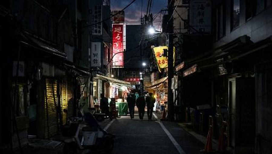 Jepang di ambang Resesi. (AP Photo/Eugene Hoshiko, File)