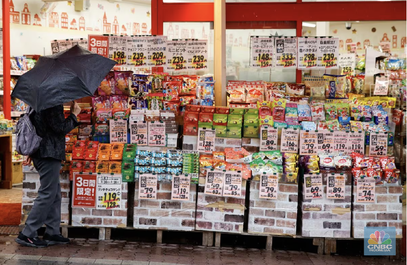 Jepang di ambang Resesi. (AP Photo/Eugene Hoshiko, File)