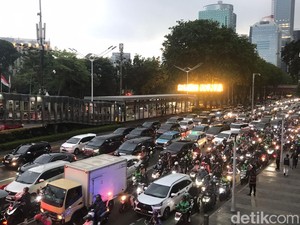 Macet Jakarta Posisi 24 Dunia, DPRD Dorong Perluas Integrasi TransJ-LRT