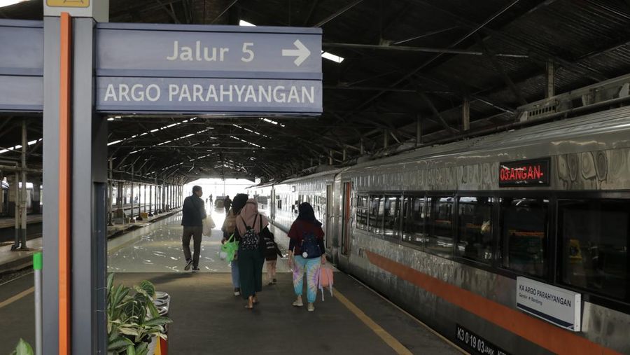 Operasional Kereta Api Argo Parahyangan masih beroperasi secara normal. (Dok. KAI)
