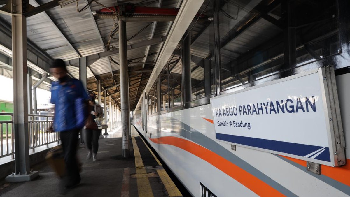 KDM Minta Bos KAI Geber KA Parahyangan, Gambir-Bandung 1,5 Jam
