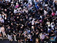 Wah! Lautan Manusia Serbu SUGBK Jelang Konser Coldplay