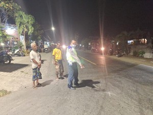 Tak Pakai Helm, WN Ceko Tewas Seusai Tabrak Pikap Bermuatan Sayur