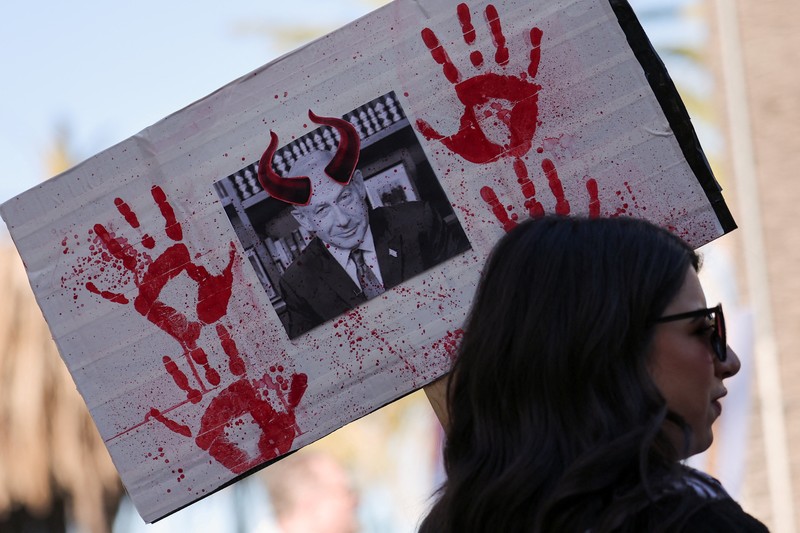 Para demonstran berbaris menentang perang Israel-Hamas bersamaan dengan KTT APEC yang berlangsung Selasa, 14 November 2023, di San Francisco. Para demonstran berbaris menentang perang Israel-Hamas bersamaan dengan KTT APEC yang berlangsung Selasa, 14 November 2023, di San Francisco. (AP Photo/Godofredo A. Vásquez)