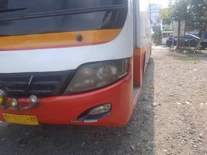 Mobil Serempet Bus di Sedayu Bantul gegara Tak Sabar Jalan Saat Lampu Hijau