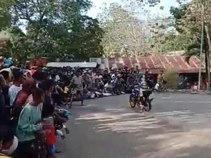 Pembalap Road Race di Atambua Tabrak Penonton: 1 Tewas hingga Kronologi