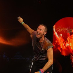 5 Kekacauan Konser Coldplay, Tiket Double hingga Pintu Jebol