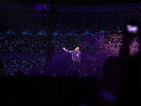 Data Resmi: 77%  Penonton Coldplay Kembalikan Gelang Xyloband