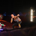 Usai Video Viral, Coldplay Ingatkan Penonton Potensi Disorot Kamera