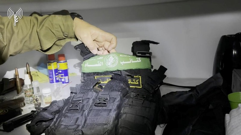 Militer Israel geledah Rumah Sakt (RS) Al Shifa di Gaza. (Israeli Army/Handout via REUTERS)