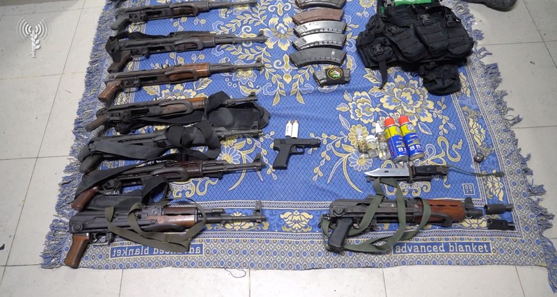 Militer Israel geledah Rumah Sakt (RS) Al Shifa di Gaza. (Israeli Army/Handout via REUTERS)