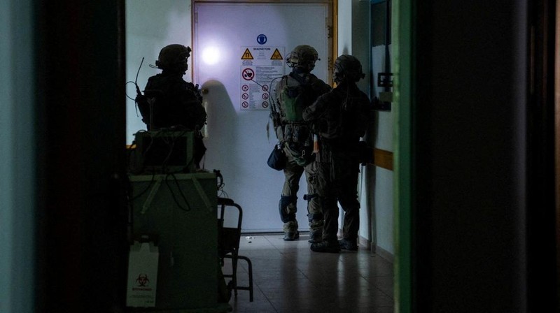 Militer Israel geledah Rumah Sakt (RS) Al Shifa di Gaza. (Israeli Army/Handout via REUTERS)