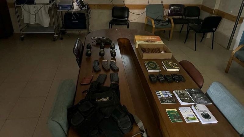 Militer Israel geledah Rumah Sakt (RS) Al Shifa di Gaza. (Israeli Army/Handout via REUTERS)