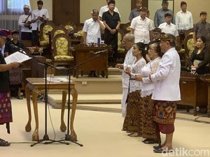 DPRD Bali Lantik 3 Legislator Jelang Masa Jabatan Dewan Berakhir