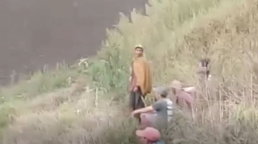 Pesawat TNI AU jatuh di Pasuruan. (Tangkapan Layar Video CNN Indonesia)