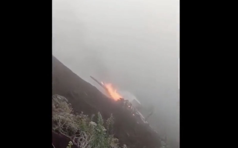 Pesawat TNI AU jatuh di Pasuruan. Pesawat TNI AU jatuh di Pasuruan. (Tangkapan Layar Video CNN Indonesia)