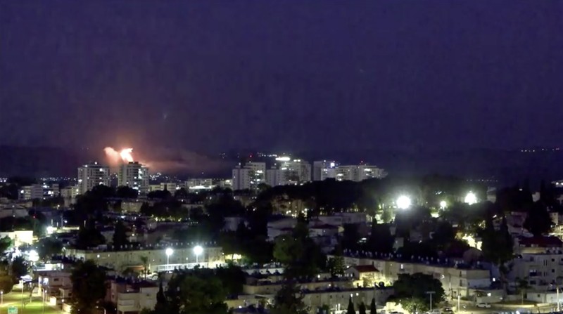 Rentetan tembakan roket terlihat terjadi di perbatasan Israel-Lebanon pada Rabu (15 November), ketika front Israel dengan Hizbullah terus memanas. (Tangkapan Layar Video Reuters)