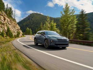 Toyota Rilis Crown Signia, Pakai Mesin Hybrid