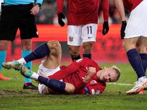 Duh, Erling Haaland Cedera Usai Nyaris Cetak Gol Norwegia