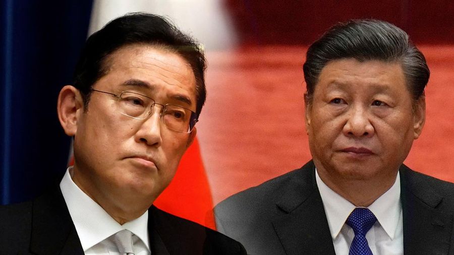 Foto Kolase Perdana Menteri Jepang Fumio Kishida dengan Presiden Tiongkok Xi Jinping. (AP/Issei Kato dan AP/Andy Wong)