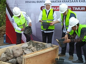 Gubernur Khofifah Resmikan Bangunan Pengendali Banjir Rob di Probolinggo