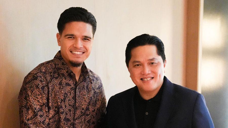 Ketum PSSI Erick Thohir bertemu dengan Ragnar Oratmangoen. (Instagram @erickthohir)