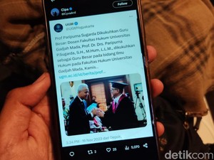 UGM Buka Suara soal Foto Ganjar di Postingan Pengukuhan Guru Besar