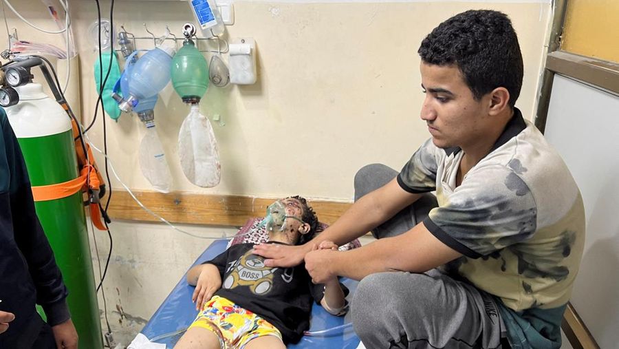 Suasana Rumah Sakit (RS) Indonesia di Jalur Gaza, Kamis (16/11/2023). (REUTERS/Fadi Alwhidi)