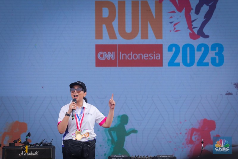 CT ARSA Charity Fun Run 2023 berlangsung pada Sabtu (18/11) dengan titik start dan finish di Lapangan Trans City, BSD, Tangerang Selatan. Acara lari ini terbagi menjadi dua, yakni 10K yang diperlombakan dan 5K yang merupakan acara fun run. (CNBC Indonesia/Faisal Rahman)