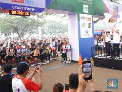 Serunya Lari Sambil Donasi Bersama CT Arsa Charity Fun Run