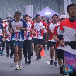 Potret Ribuan Peserta Ikuti CT Arsa Charity Fun Run 2023