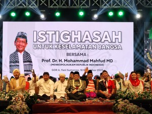 Dipimpin Mahfud MD, Kiai-Warga Madura Selawatan Bareng untuk Bangsa