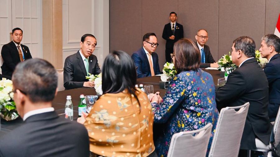 Presiden Joko Widodo menggelar pertemuan dengan CEO Vale Base Metal Deshnee Naido di Hotel Four Season, San Francisco, Amerika Serikat, pada Jumat, 17 November 2023.