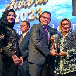 SIG Raih Peringkat Emas pada Ajang SNI Award 2023