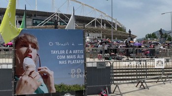 Fans Tewas & Panas Ekstrem, Taylor Swift Tunda Konser Brazil