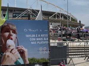 Fans Tewas & Panas Ekstrem, Taylor Swift Tunda Konser Brazil