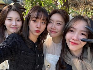 Mata Sembab Member Girls Day di Pernikahan Sojin