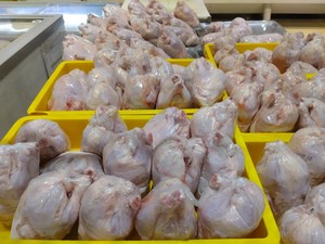 Belanja Sekarang! Ayam Broiler Mulai Rp 25.000/Ekor di Transmart Full Day Sale
