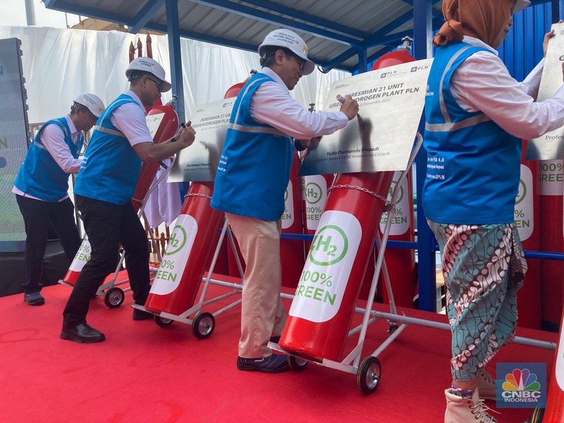 Acara Peresmian Green Hydrogen Plant oleh PT PLN (Persero) di PLTGU Tanjung Priok, Jakarta, Senin (20/11/2023). (CNBC Indonesia/Verda Nano Setiawan) Acara Peresmian Green Hydrogen Plant oleh PT PLN (Persero) di PLTGU Tanjung Priok, Jakarta, Senin (20/11/2023). (CNBC Indonesia/Verda Nano Setiawan)