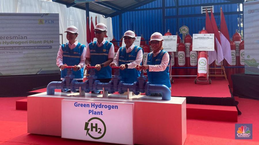 Acara Peresmian Green Hydrogen Plant oleh PT PLN (Persero) di PLTGU Tanjung Priok, Jakarta, Senin (20/11/2023). (CNBC Indonesia/Verda Nano Setiawan)